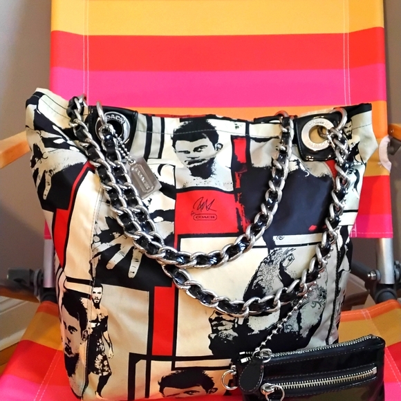 Limited Edition UFC x Coach collab - Picture 15 of 15